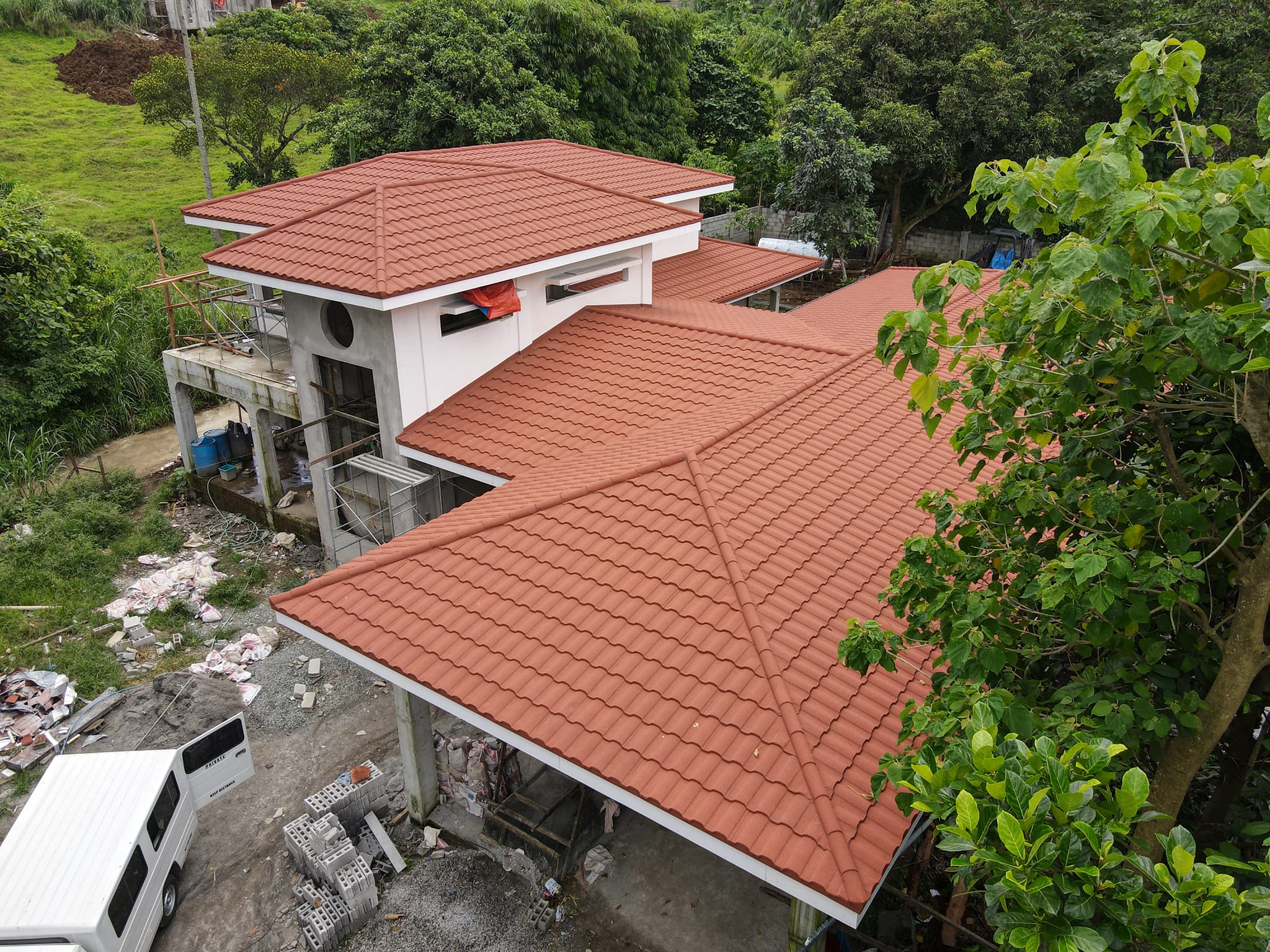 Stone-Coated Metal Tiles: The Ideal Roofing Material for Villas